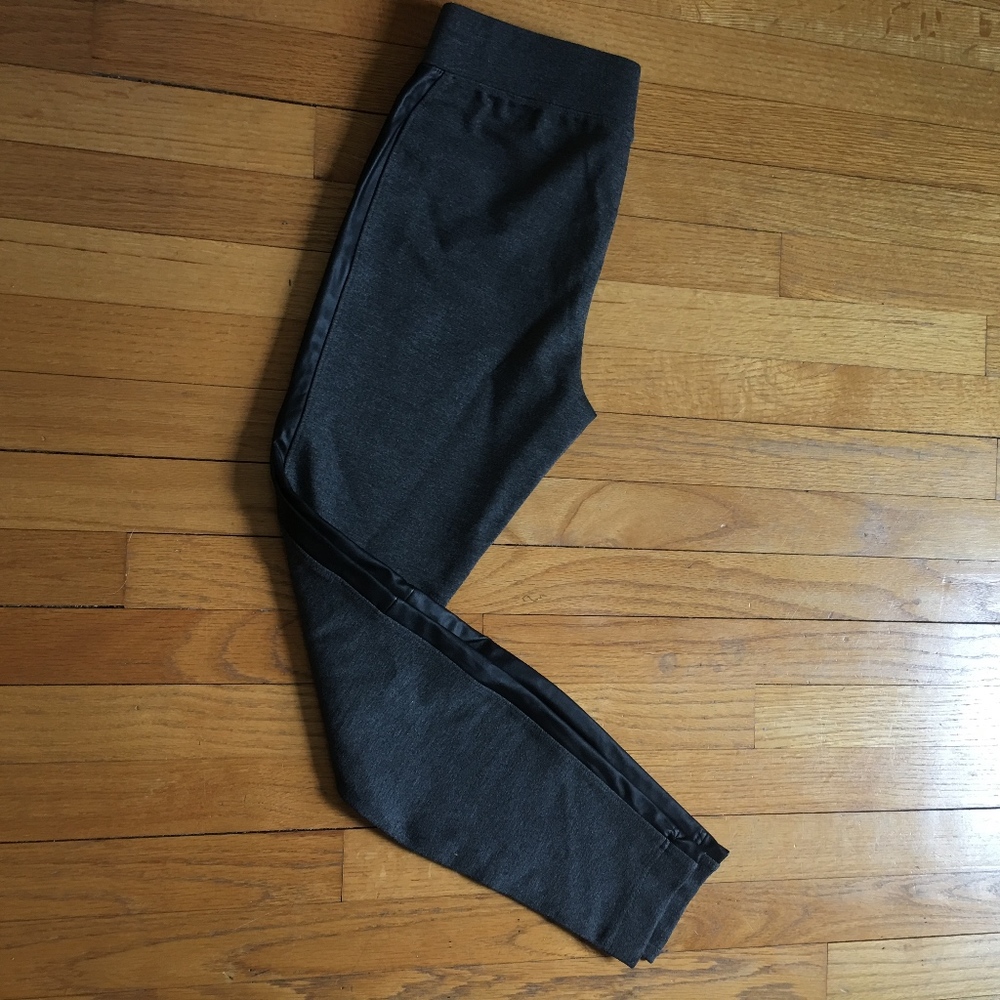 White House/Black Market leggings faux leather XS